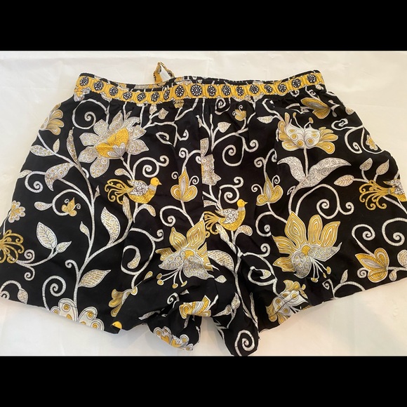 Vera Bradley Retired Print Yellow Bird Sleep Short size Medium - Picture 6 of 7